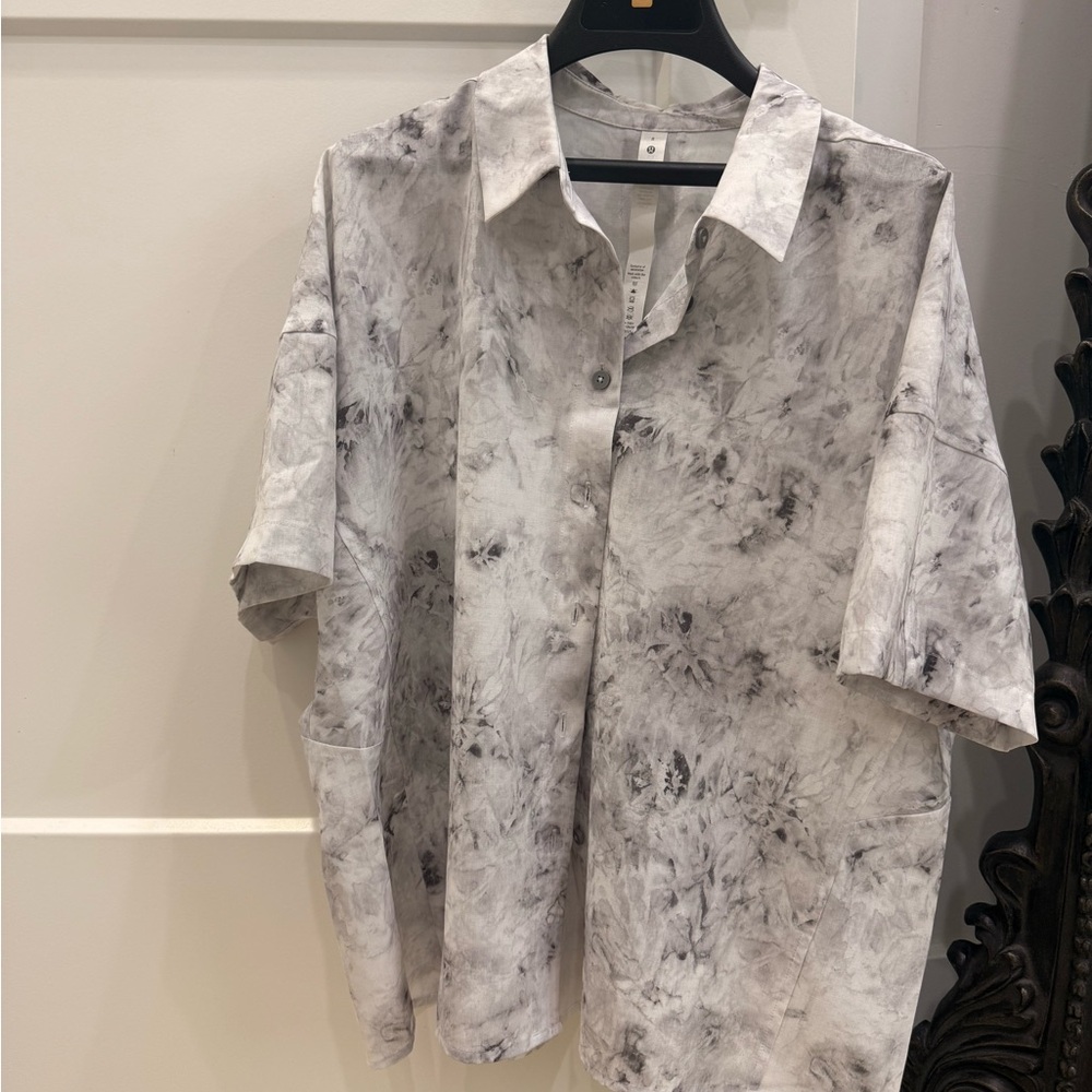 Lululemon Athletica Black and White Blouse